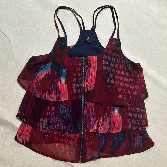 Pretty burgundy/blue top - Picture 2 of 3